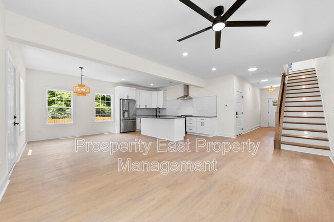 Building Photo - 3420 Tappan Pl