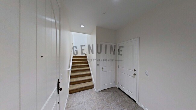 Building Photo - Beautiful Two-Level 2Bd 2Ba Condo in Irvine