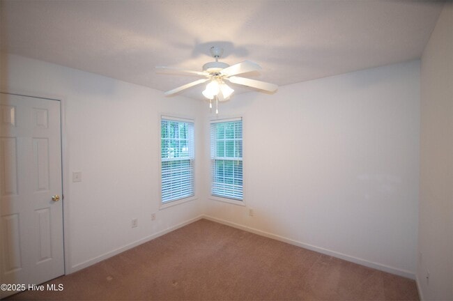 Building Photo - 115 Birdie Ct