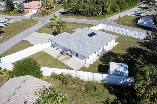 Building Photo - 1107 Mangrove Rd