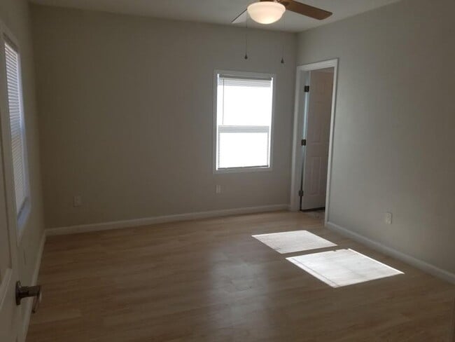 Building Photo - Remodeled 2 Bedroom- Minutes from Las Vegas Strip!!