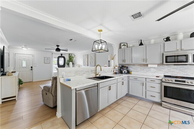 Building Photo - 148 Willow View