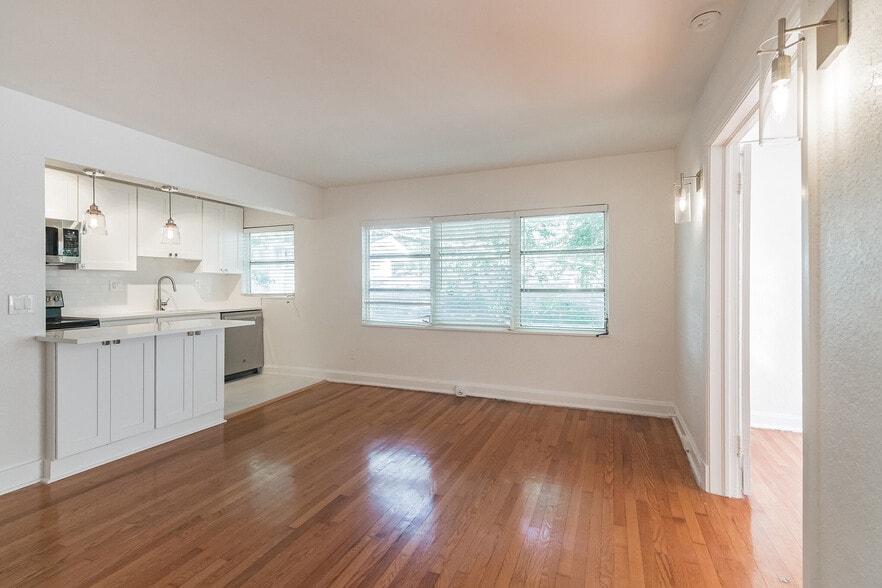 Building Photo - Gunby