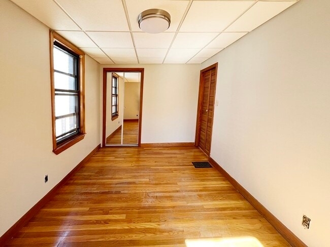 Building Photo - 196 Falcon St