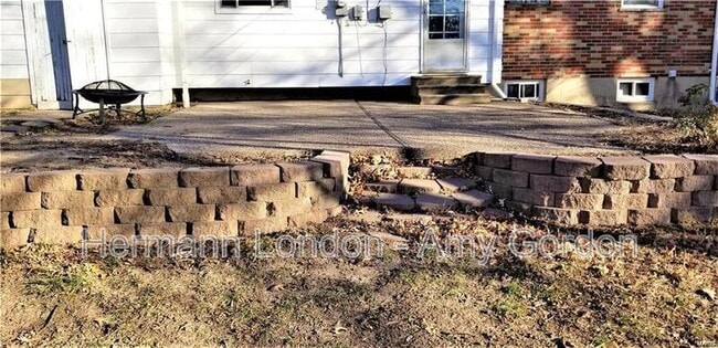 Building Photo - 10147 Maryvale Ln