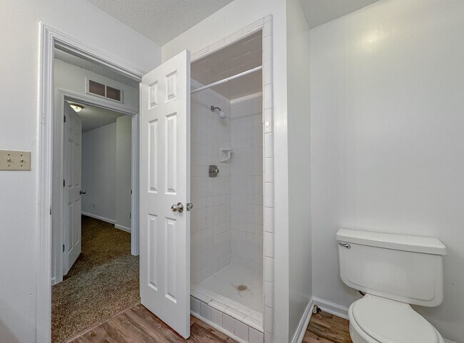 Building Photo - 3735 Donovan Dr