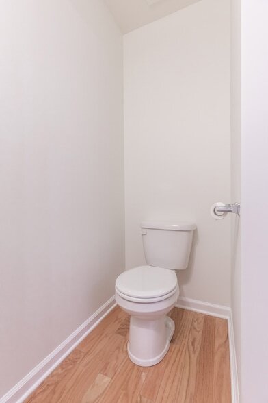 Building Photo - 1249 Riverbrook Dr