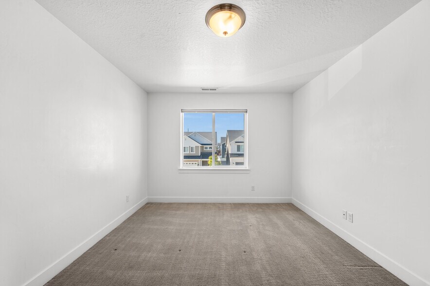 Building Photo - 974 W Rutledge Rd