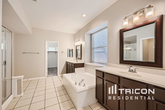 Building Photo - 3812 Calloway Dr