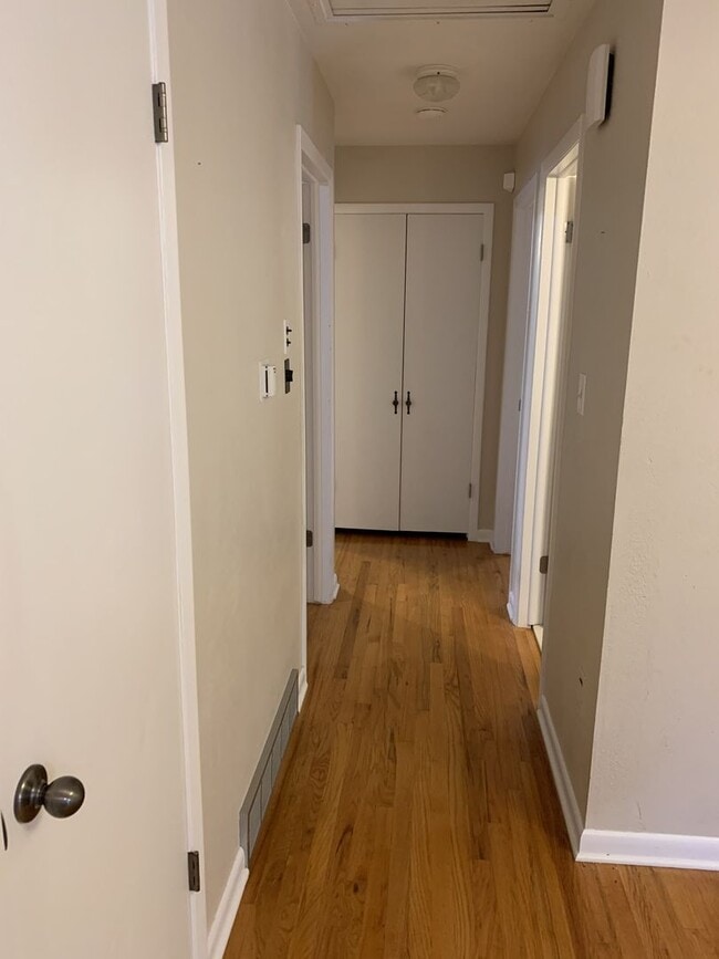 Building Photo - 4 bed/2 bath Home located in central Fort Collins off Drake