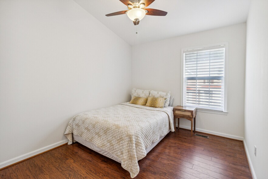 Building Photo - 607 Snow Goose Ln