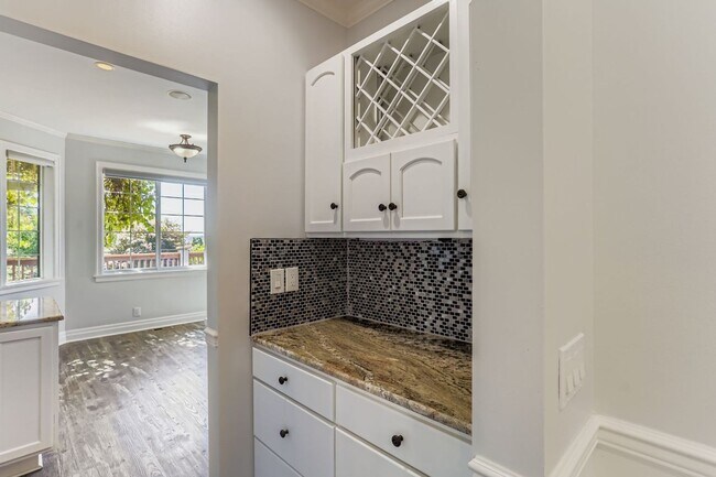 Building Photo - 4bd/3.25ba Kirkland house