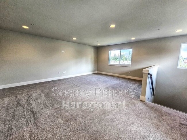 Building Photo - 619 202nd Pl SW