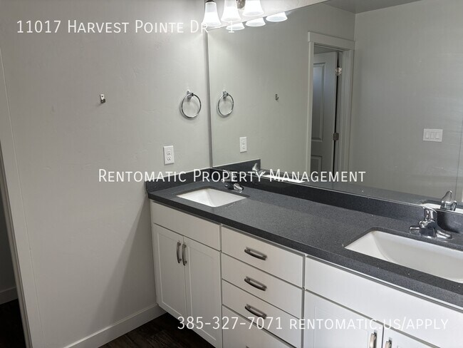 Building Photo - 11017 Harvest Pointe Dr