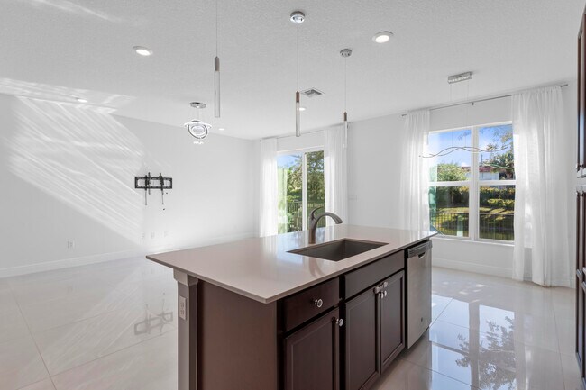 Building Photo - 4352 Veleiros Ave