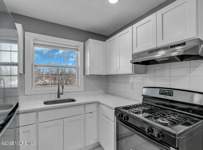 Building Photo - 364 Westwood Ave