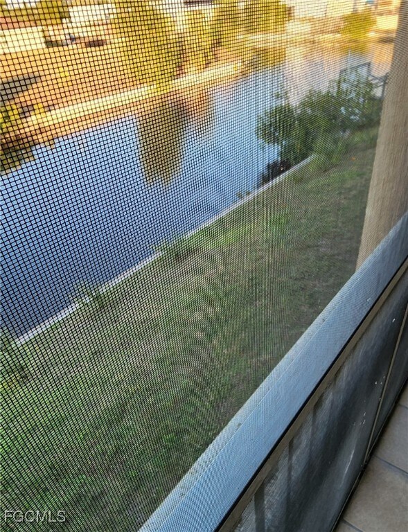 Building Photo - 723 SE 10th St