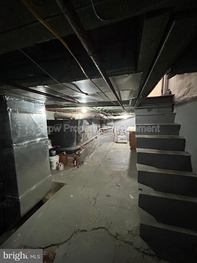 Building Photo - 2441 S Philip St