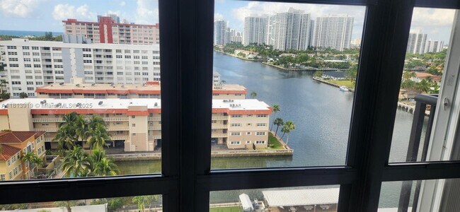 Building Photo - 2017 S Ocean Dr