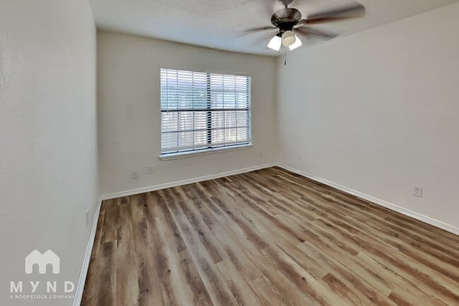 Building Photo - 6708 Oriole Ct