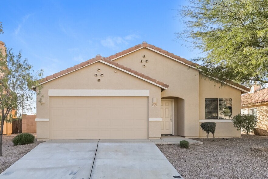Primary Photo - 8301 W Melanitta Dr