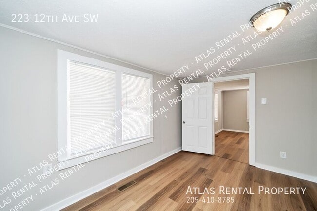 Building Photo - 223 12th Ave SW