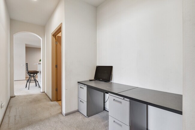 Building Photo - 1574 Olympia Cir