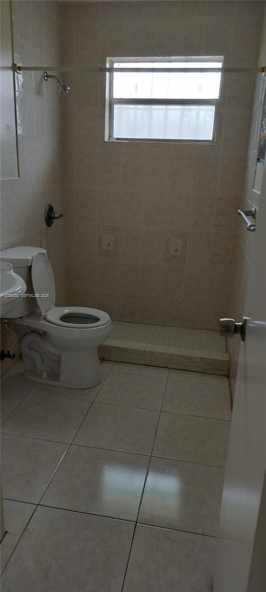Building Photo - 2829 SW 38th Ct