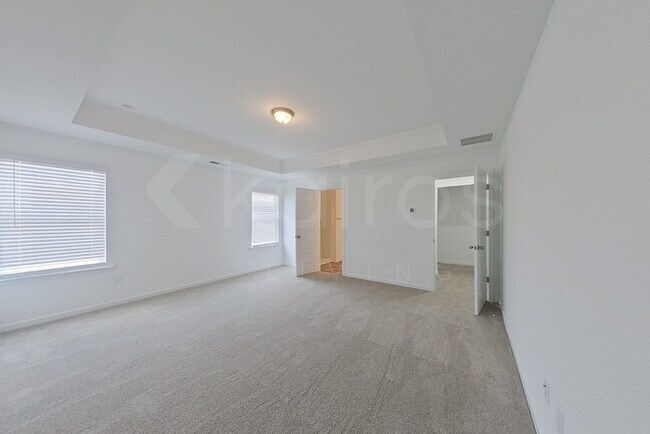 Building Photo - 100 English Oak Ln