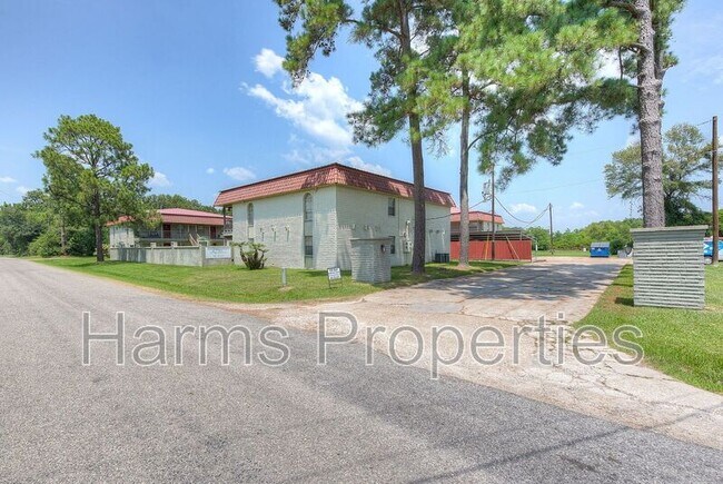 Building Photo - 3630 Fish Hook Ln