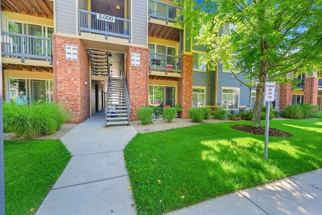 Building Photo - $1,695.00 - $500 OFF First Month Rent -  2...