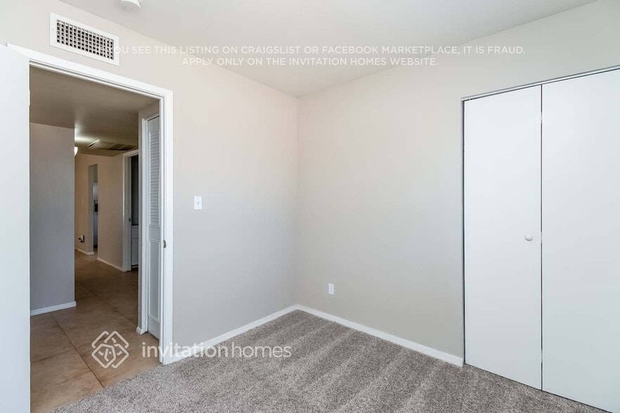 Building Photo - 2208 N 48th Dr