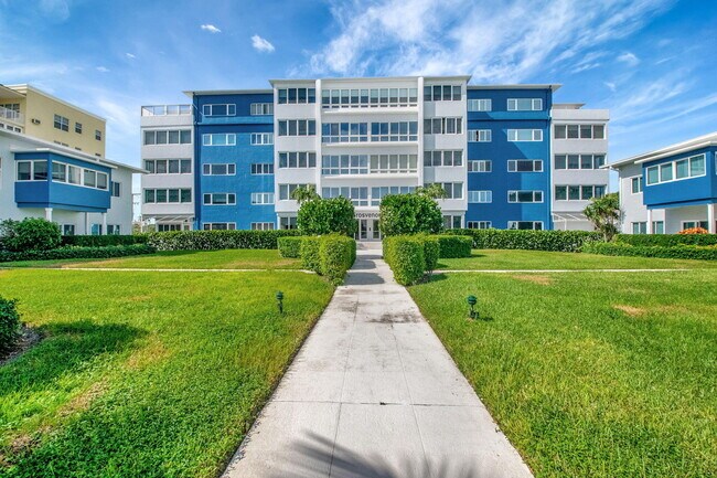 Primary Photo - 120 N Ocean Blvd