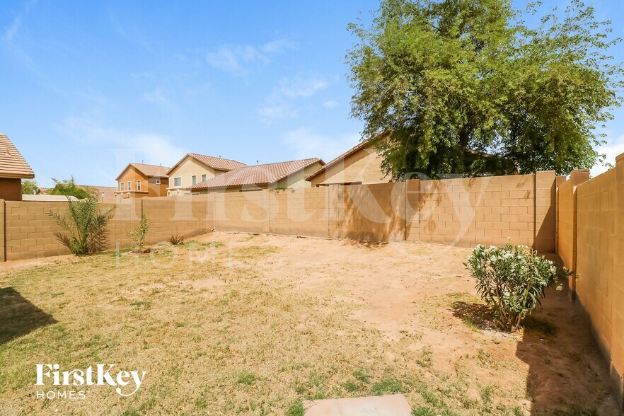 Building Photo - 9918 W Bloch Rd