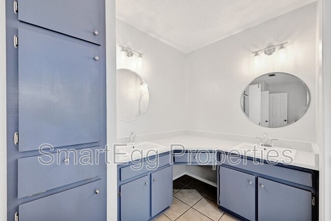 Building Photo - 10703 Onyx Cove