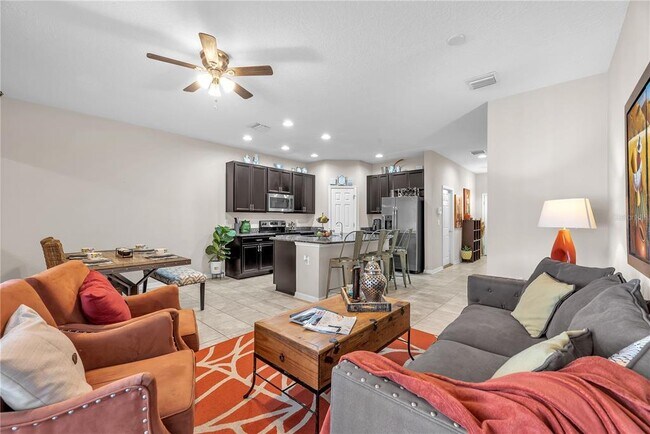 Building Photo - 7085 Woodchase Glen Dr