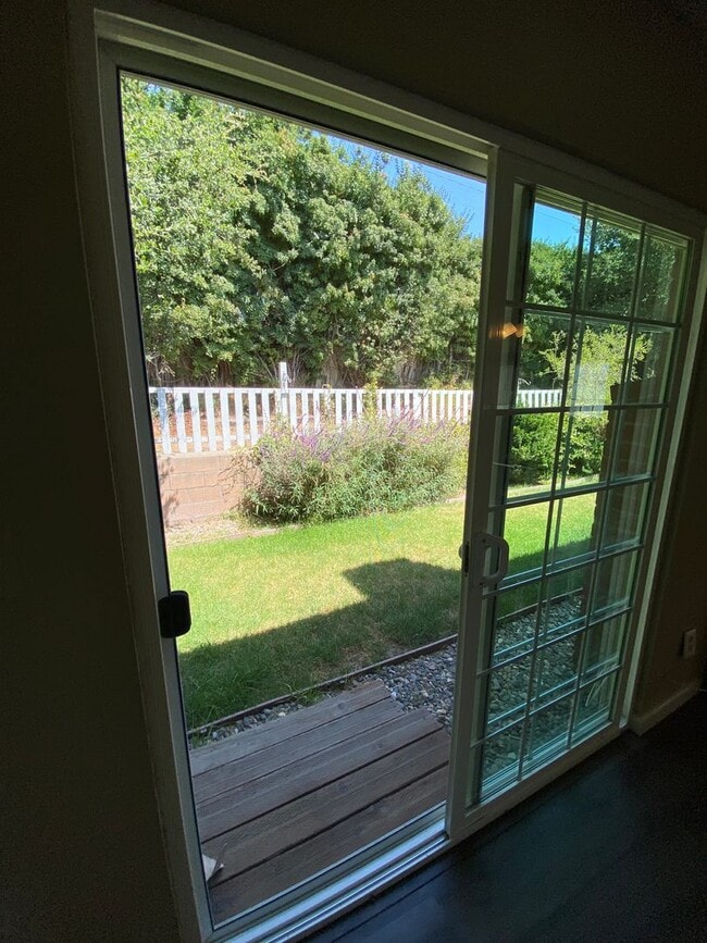 Building Photo - Updated Single Story Home Located in Orcutt with easy access to VSFB/Highway 135