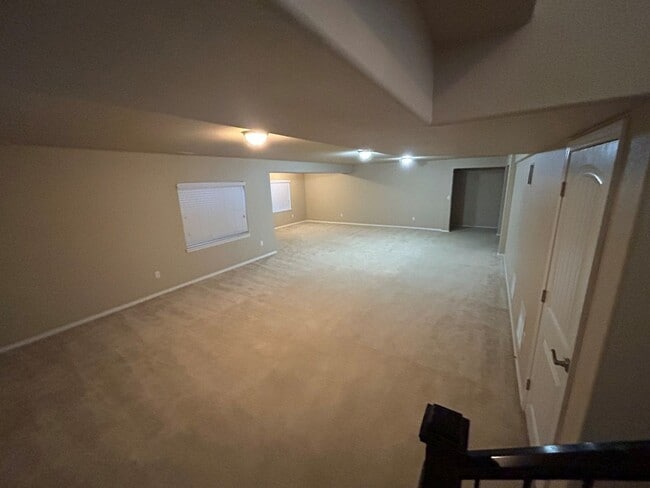 Building Photo - Absolutely Gorgeous 5-Bed 4-Bath with 3-car Garage Home!