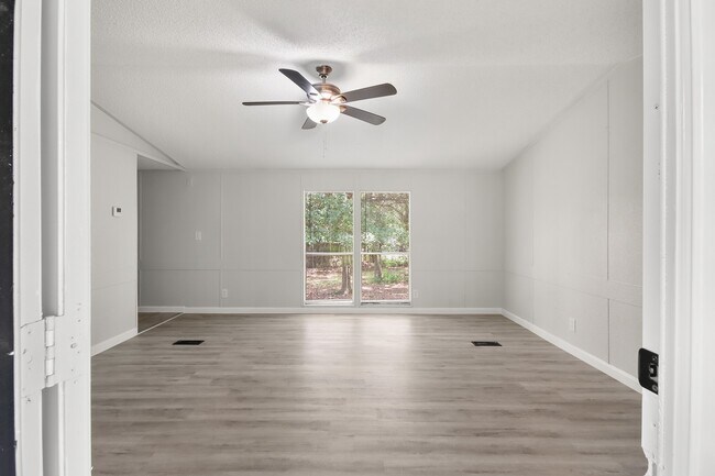 Building Photo - 25494 Deepwood Dr