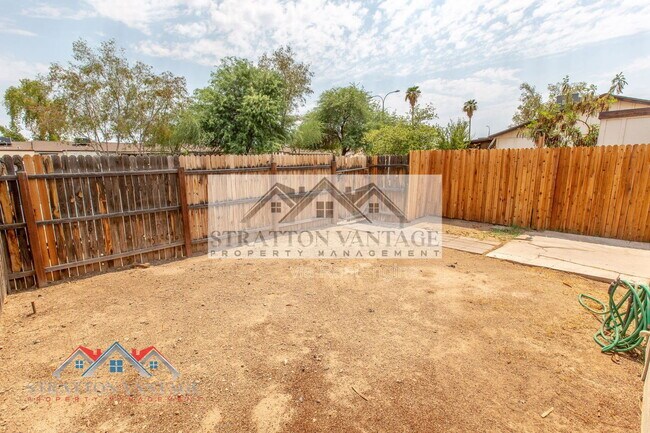 Building Photo - 3120 N 67th Ln