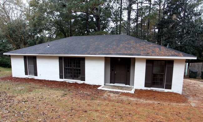 Primary Photo - Newly remodeled 3bed/2bath house available...