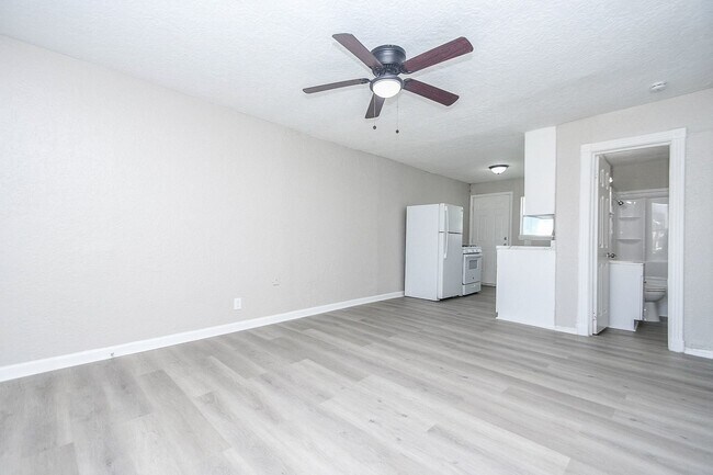 Building Photo - 6024 Collingsworth St