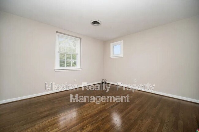 Building Photo - 1519 Chauncey Ln