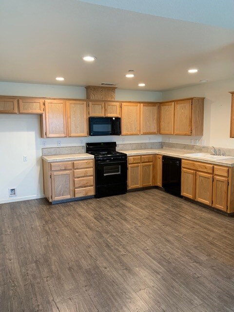 Building Photo - 244 Burrel Dr