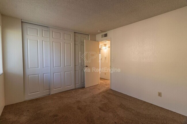 Building Photo - 4332 Pacific Ave