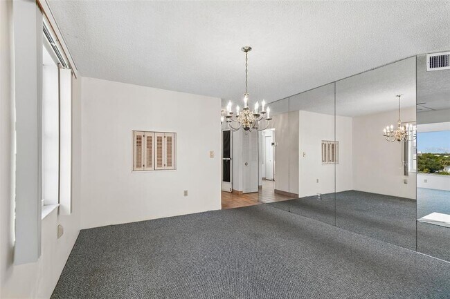 Building Photo - 6960 20th Ave N