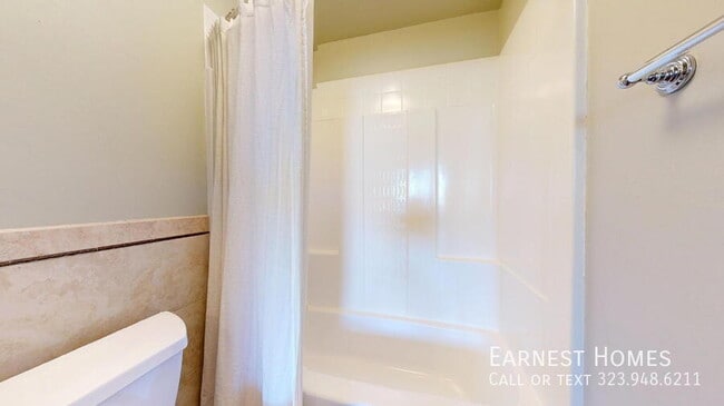 Building Photo - 421 La Fayette Park Pl