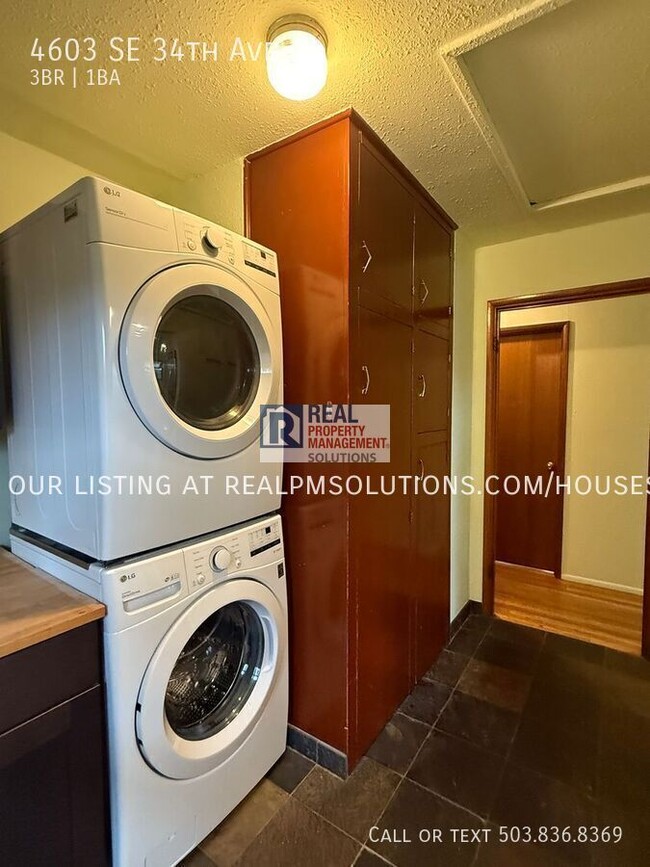 Building Photo - 4603 SE 34th Ave