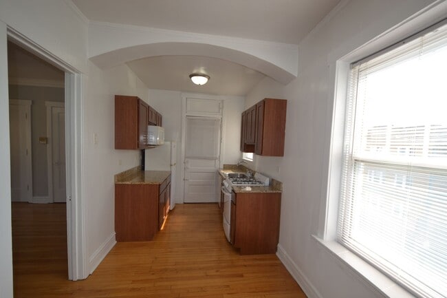 Building Photo - 4402 N Rockwell St