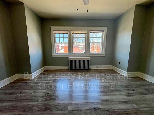 Building Photo - 25 W Parkway Ave